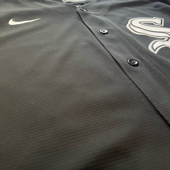 Worn 4 times in good condition color is black with gray and white on the side - Picture 5 of 8